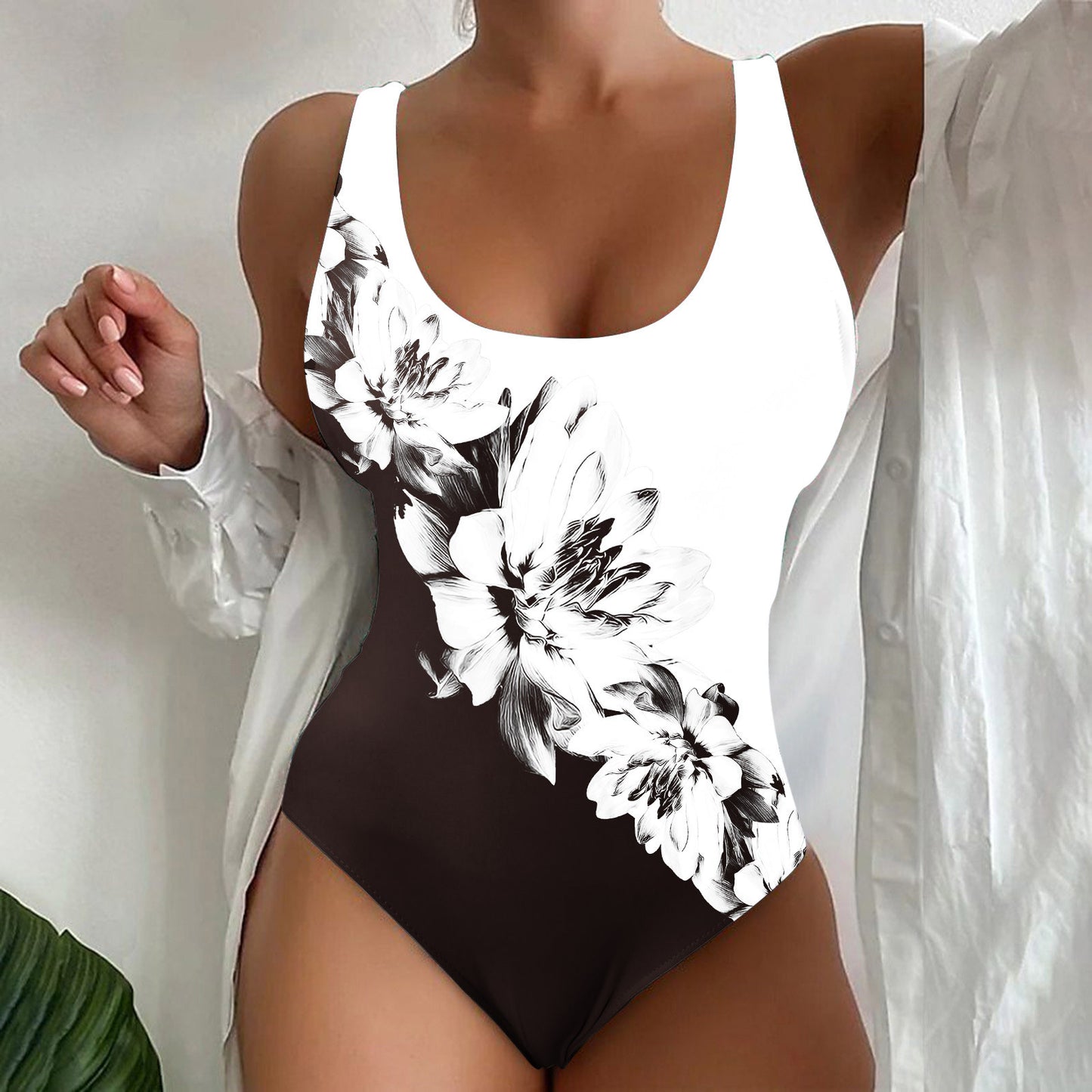 Women's Seaside Beach Swimsuit 3D Contrast Color One-piece Swimsuit