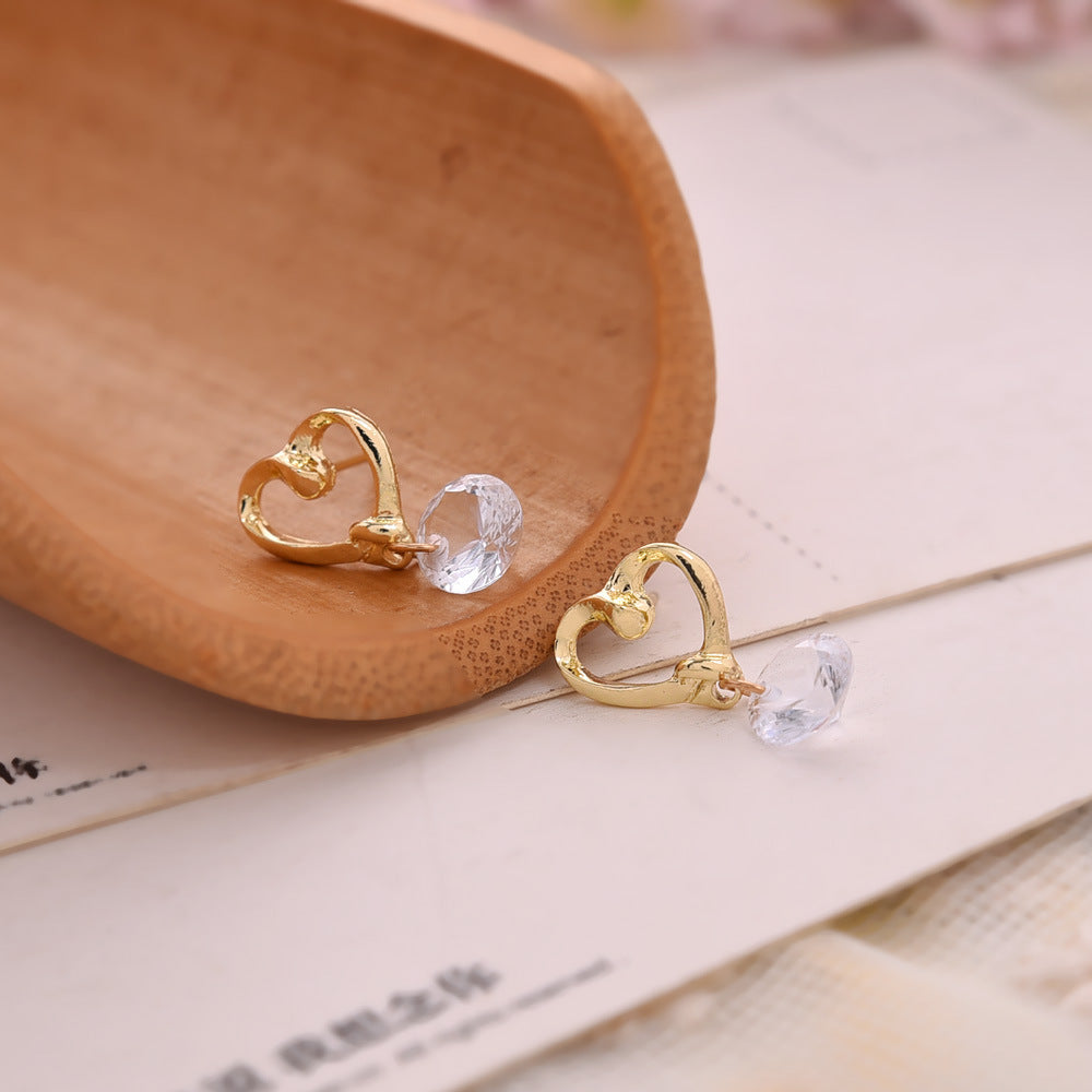 Temperament love earrings