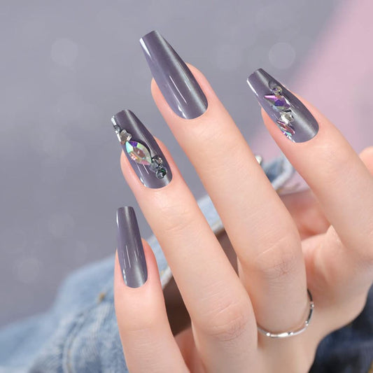 Diamond-set Nails Brownish-gray