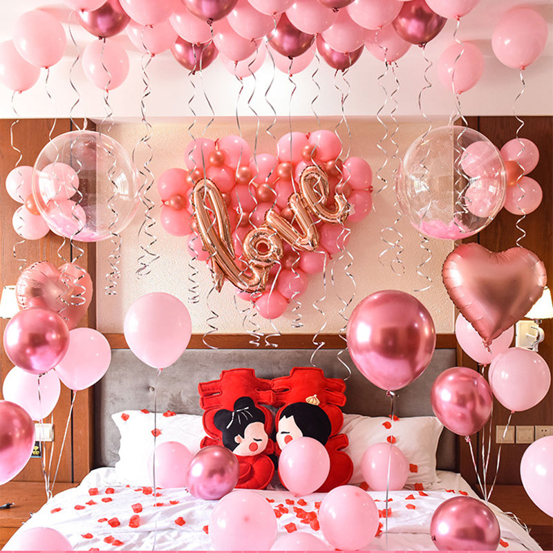 Romantic bedroom balloons