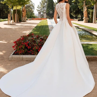 French Retro Lace Advanced Texture Satin Slim Bridal Simple Elegant Trailing Wedding Dress