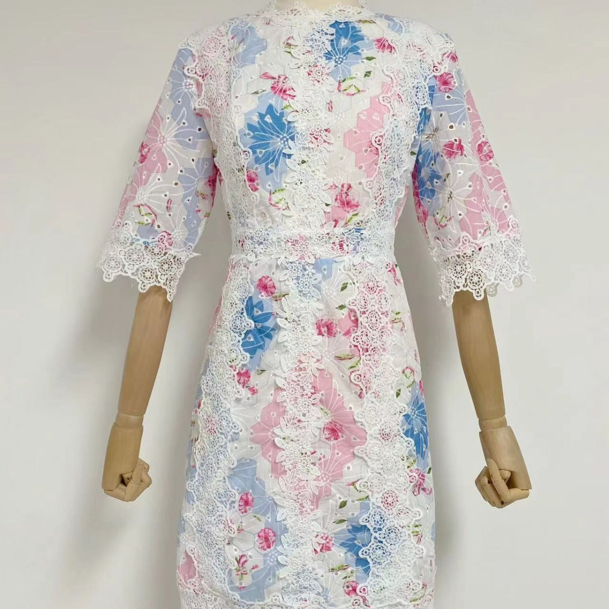 Retro High-grade Light Luxury Palace Contrast Color Printing And Dyeing Stitching Lace Dress