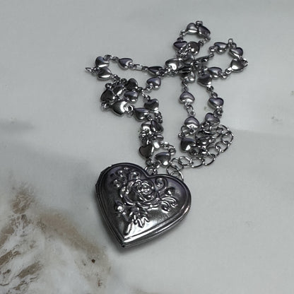 South Korea Special-interest Design Ins Heart-shaped Flip Carved Necklace