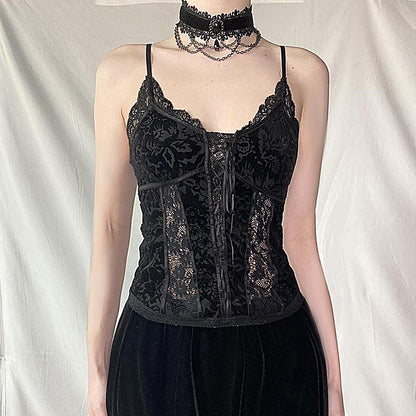 Dunkles Spitzen-Camisole im Vintage-Stil